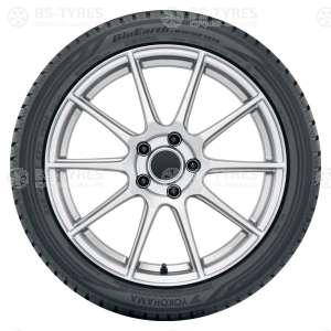 Yokohama BluEarth Winter V906 235/65 R18 110H